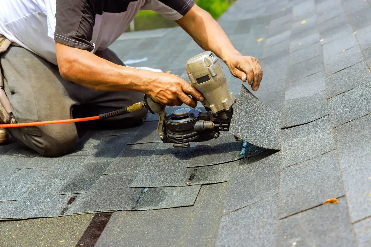 6 Signs Your Roof Needs Replacing Before Storm Season